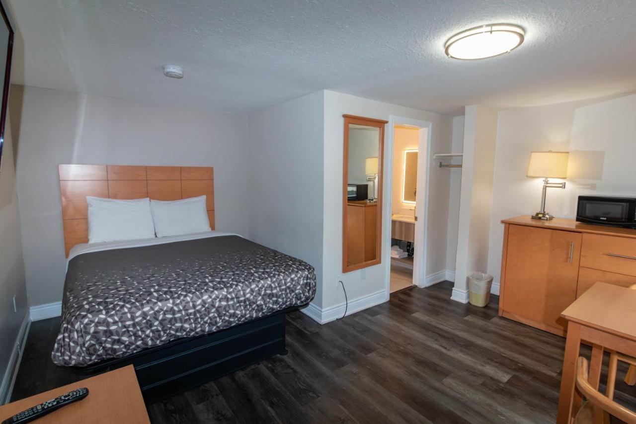 Borden Inn And Suites Angus Exteriér fotografie