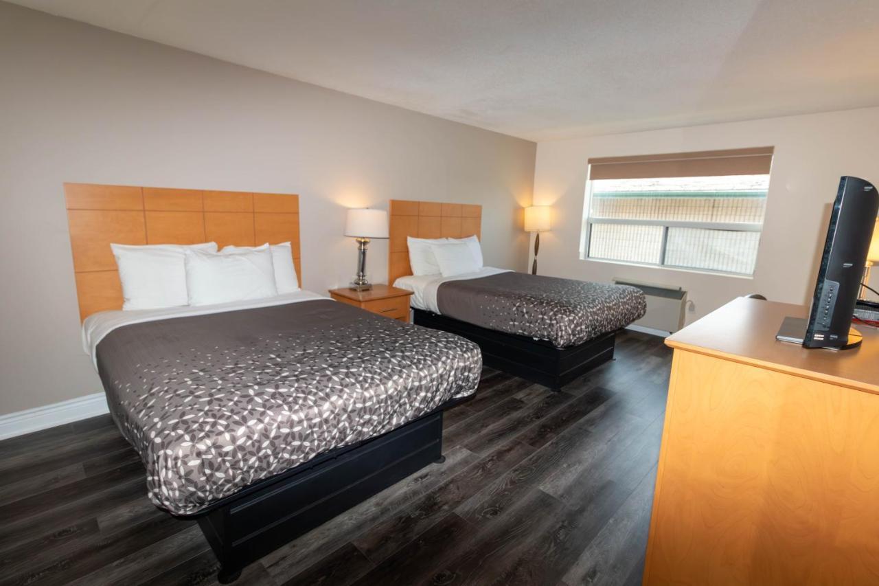 Borden Inn And Suites Angus Exteriér fotografie