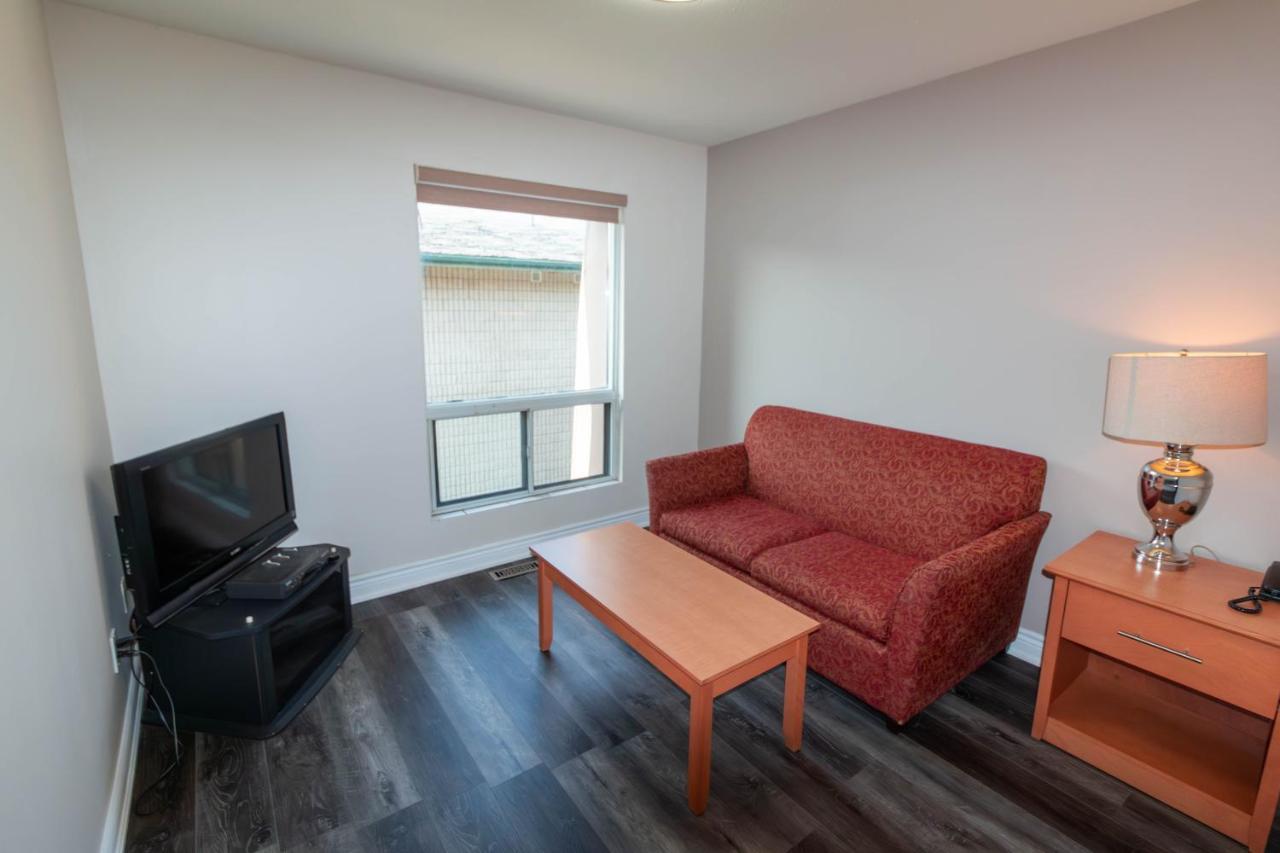 Borden Inn And Suites Angus Exteriér fotografie