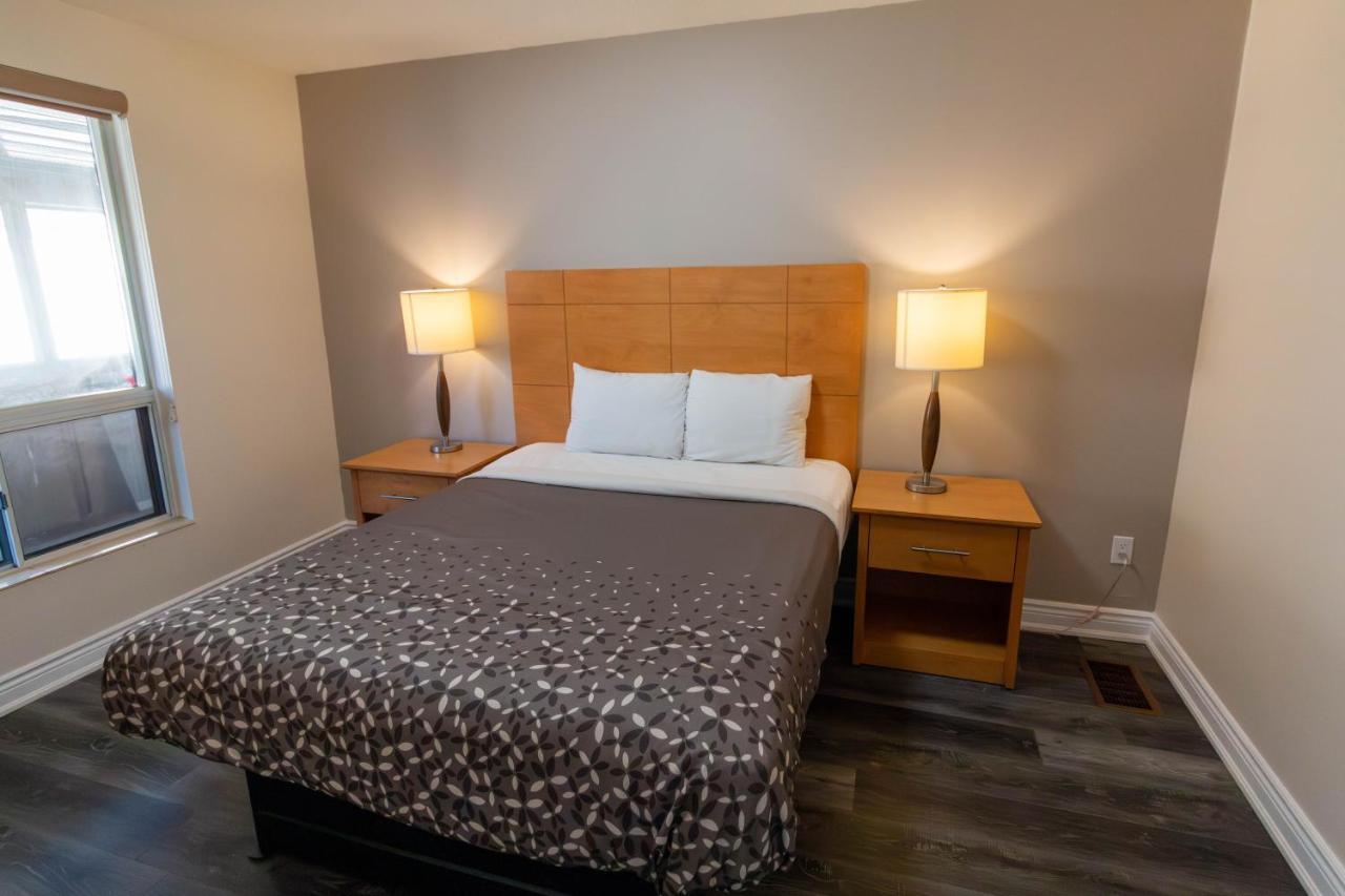 Borden Inn And Suites Angus Exteriér fotografie