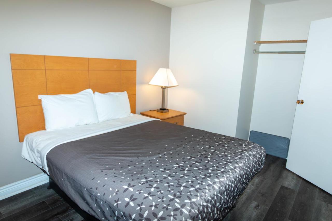 Borden Inn And Suites Angus Exteriér fotografie