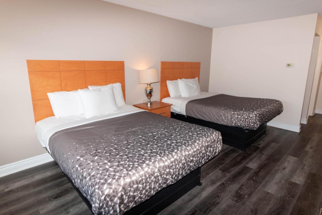 Borden Inn And Suites Angus Exteriér fotografie