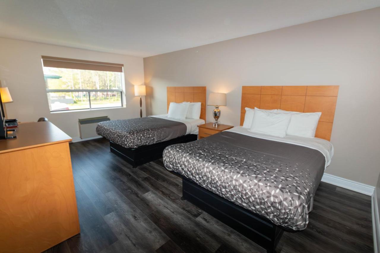 Borden Inn And Suites Angus Exteriér fotografie