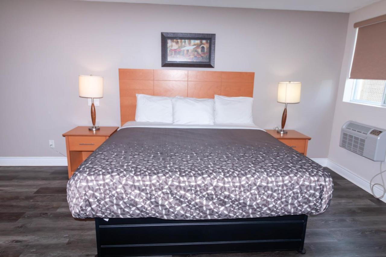 Borden Inn And Suites Angus Exteriér fotografie