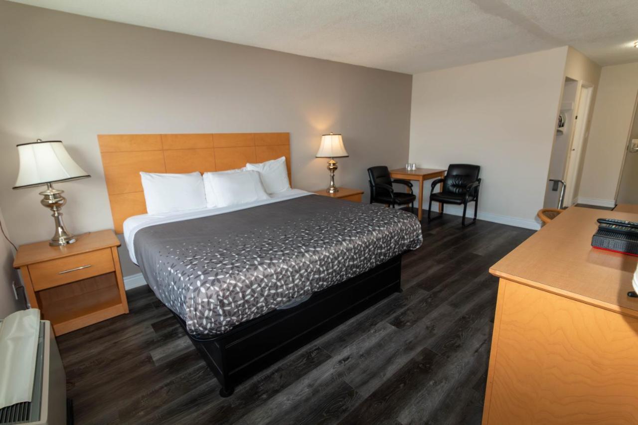 Borden Inn And Suites Angus Exteriér fotografie