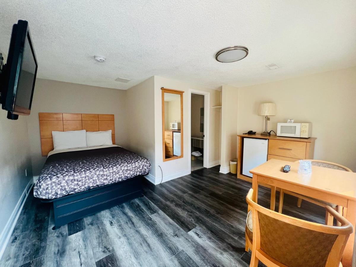 Borden Inn And Suites Angus Exteriér fotografie